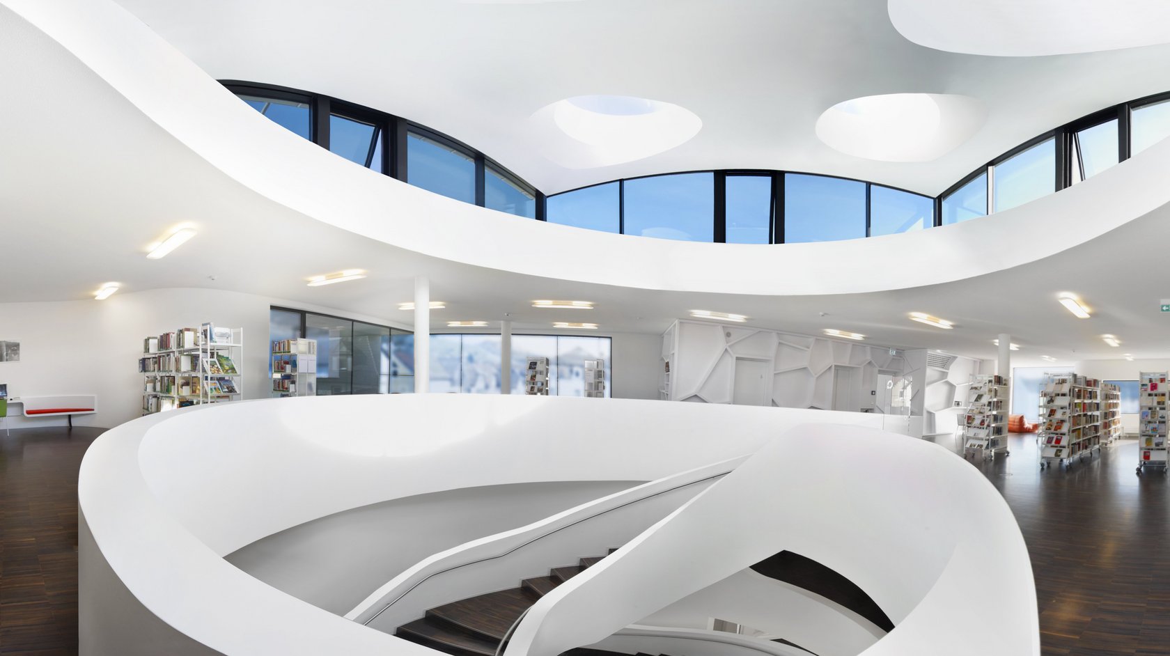 Das Bild zeigt eine Bibliothek in Oberkirch