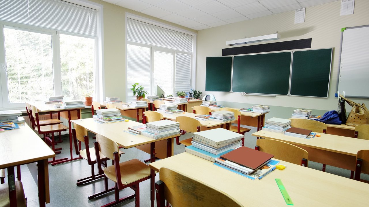 Leerer Klassenraum
