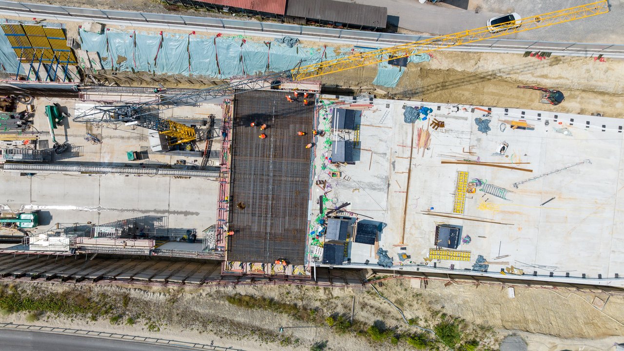 Arbeiter auf der Tunnelbaustelle