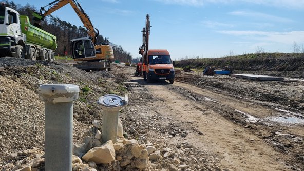 Grundwassermessstelle auf Baustelle