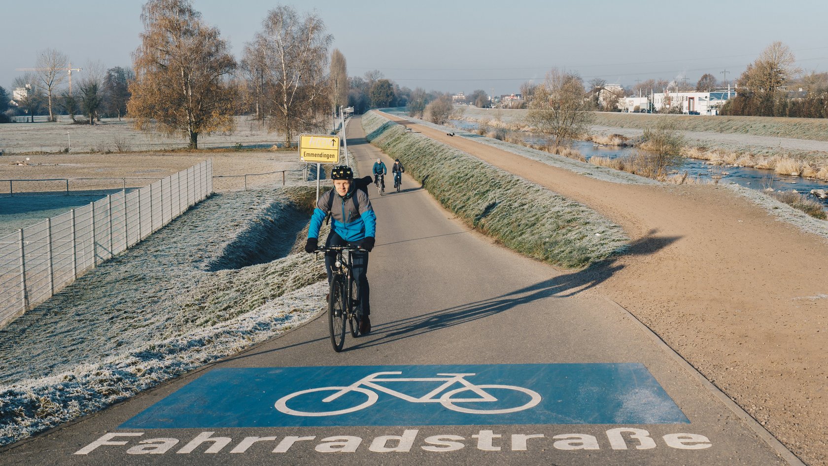Fahrradfahrer auf einem Radweg