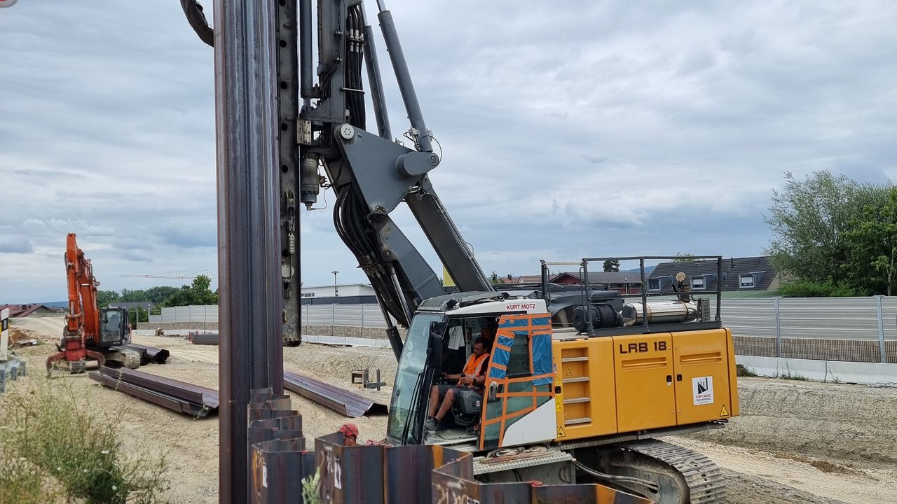 Spundwandramme auf Baustelle