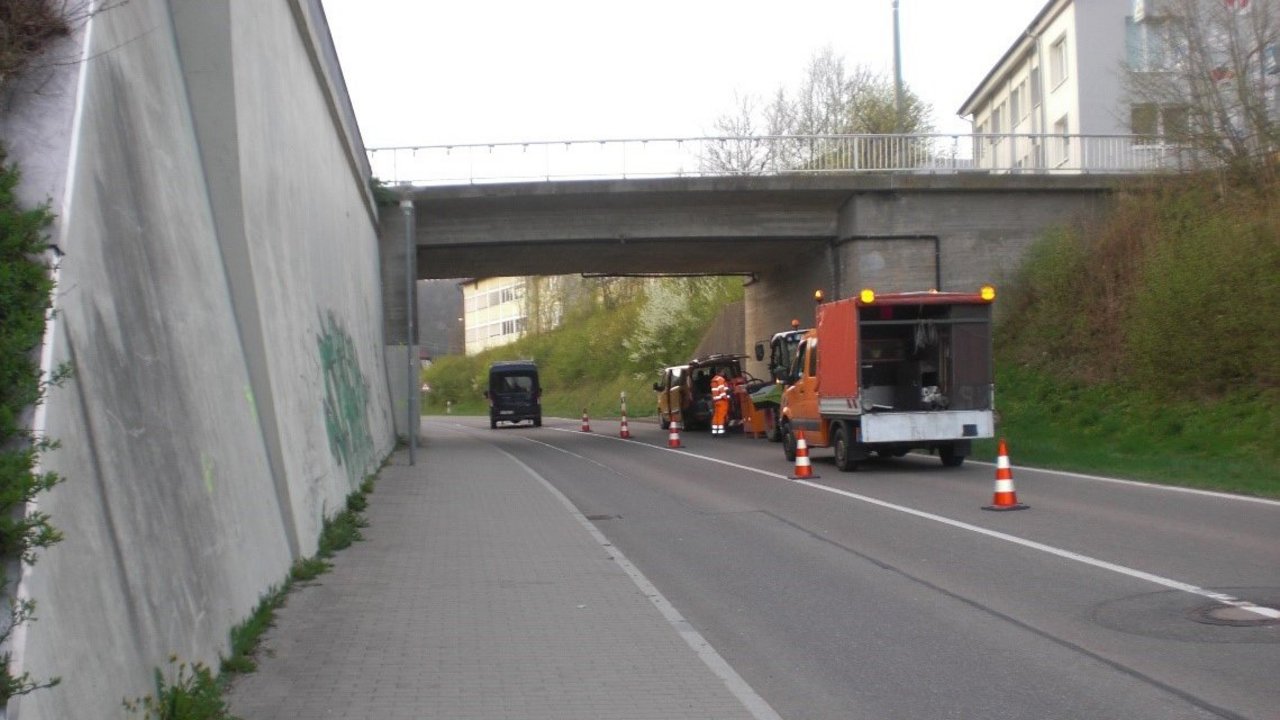 Brücke wird überprüft