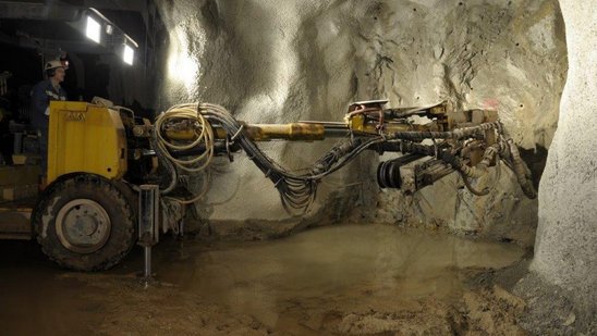 Bohrung in einem Tunnel