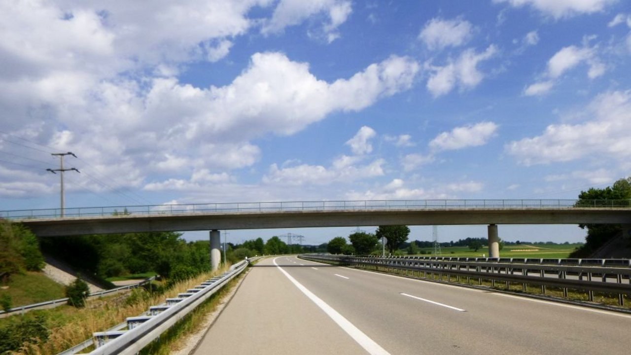 Nerberwegbrücke DS Seitenansicht