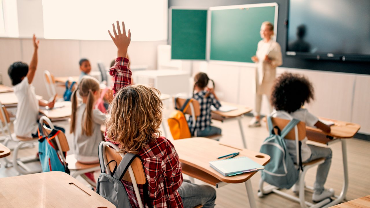 Kinder im Schulunterricht