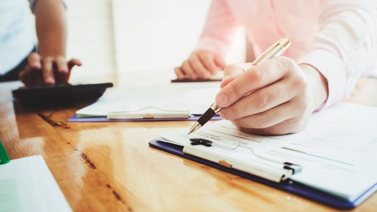 Antragsformular wird ausgefüllt