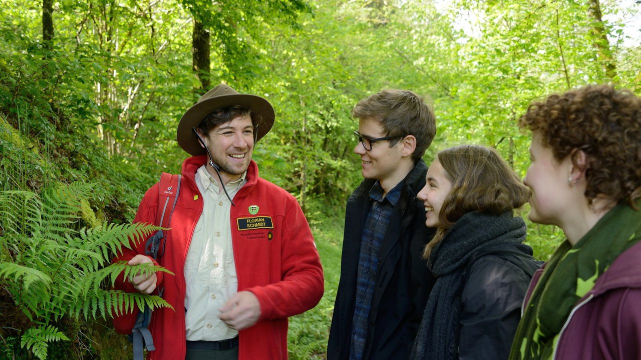 Ranger Florian Schmidt informiert über die Schätze der Natur im Biosphärengebiet Schwarzwald. 