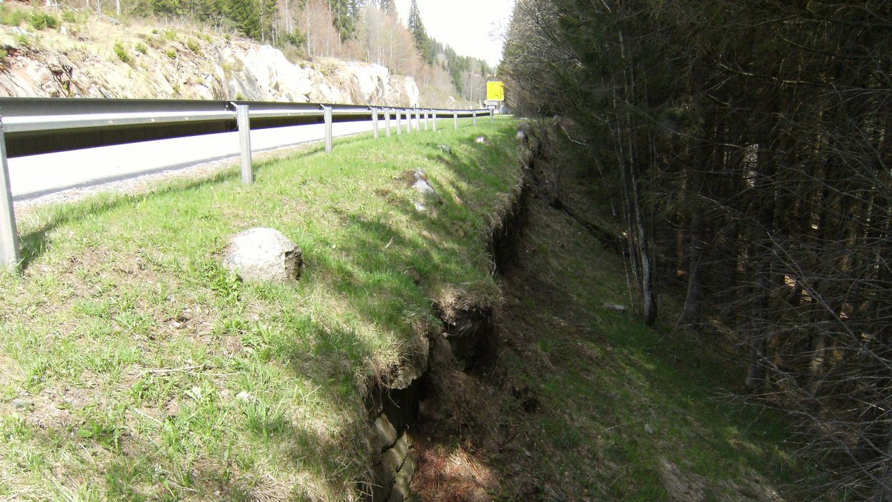 Stützmauer an der B 500