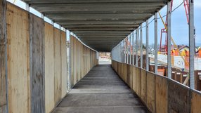 Schutzgang auf B33-Baustelle
