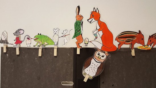 Ein AktenordnerTheater mit Tieren