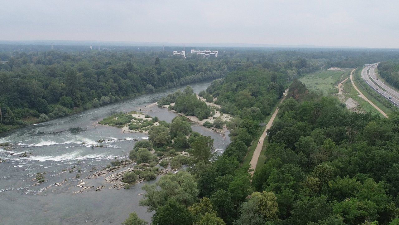 Luftaufnahme des Rheins