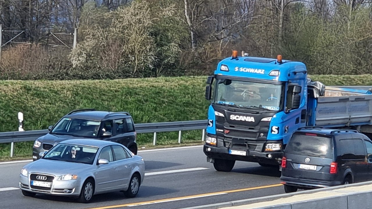 Fahrzeuge auf der B33
