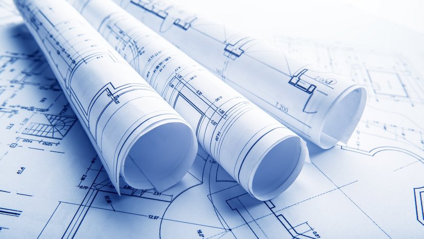 Pläne auf einem Tisch 