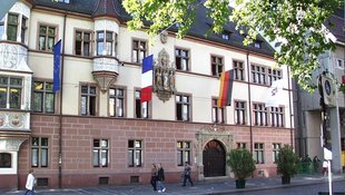 Basler Hof, ein Dienstsitz des Regierungspräsidiums Freiburg Zeigt das Dienstgebäude Basler Hof in der Kaiser-Joseph-Straße 167