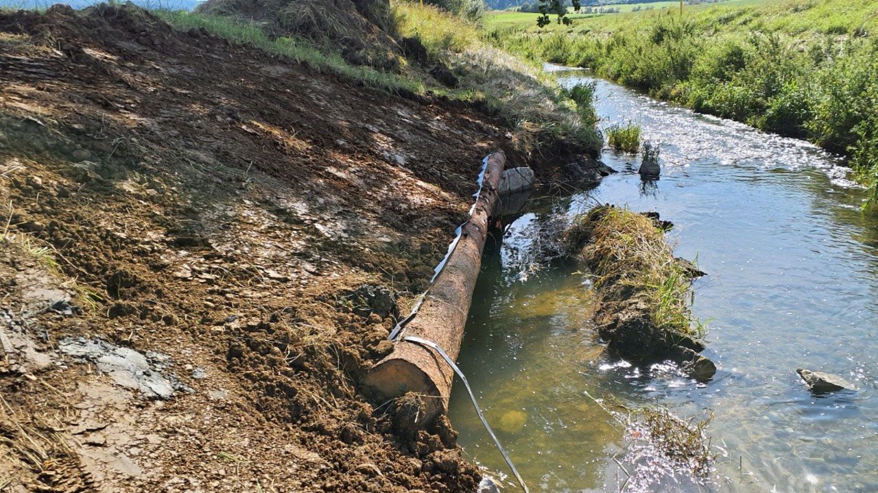Fischunterstand am Fluss Klingengraben bei Erzingen (Klettgau, Wt)