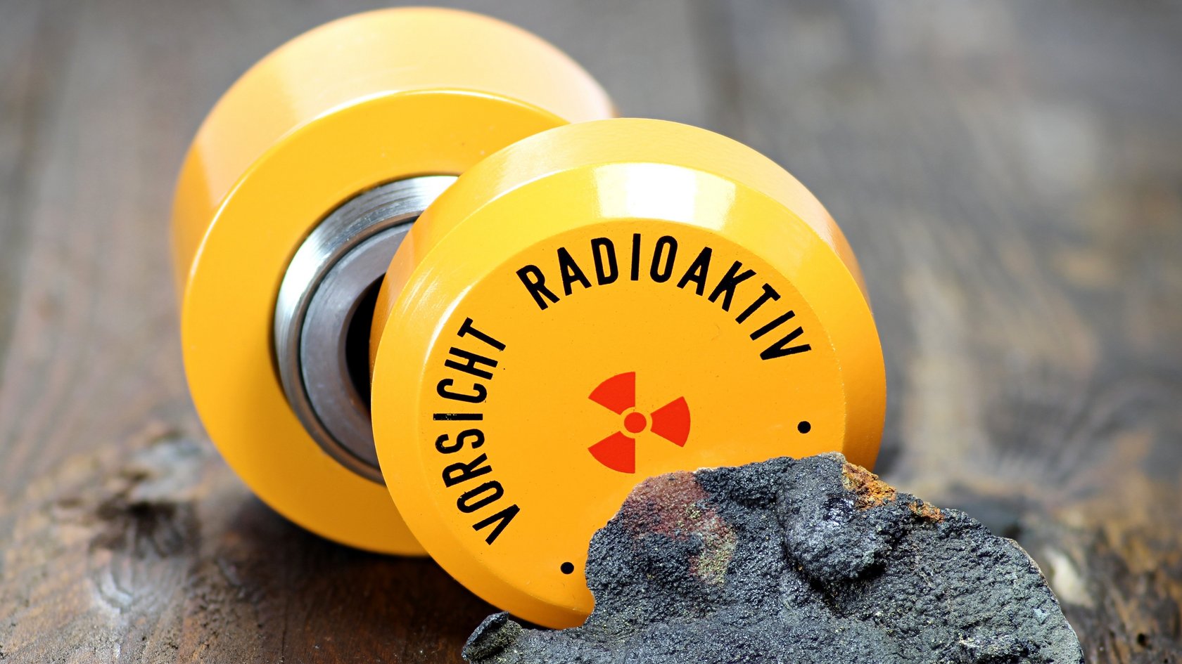 Symbolbild für Strahlenschutz mit der Aufschrift "Radioaktivität"