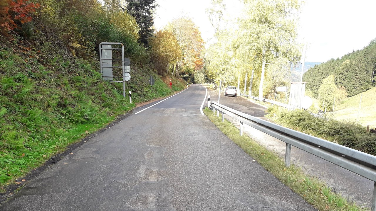 Sanierungsbedürftige Straße