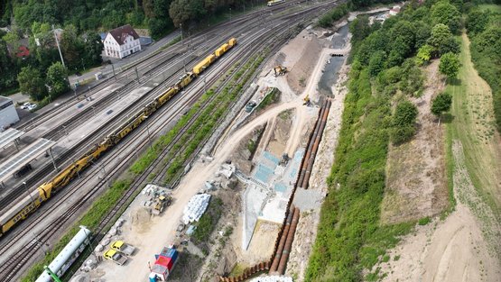 Großbaustelle Neckarpegel zwischen Bahnhof und Steilufer "Schwarzer Felsen"