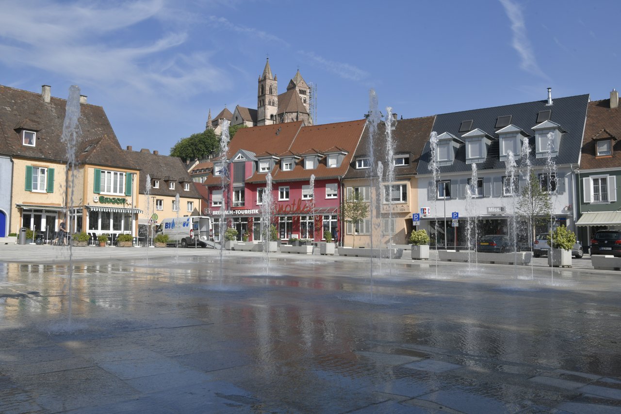 Breisacher Innenstadt nach der Neugestaltung Breisacher Innenstadt nach der Neugestaltung