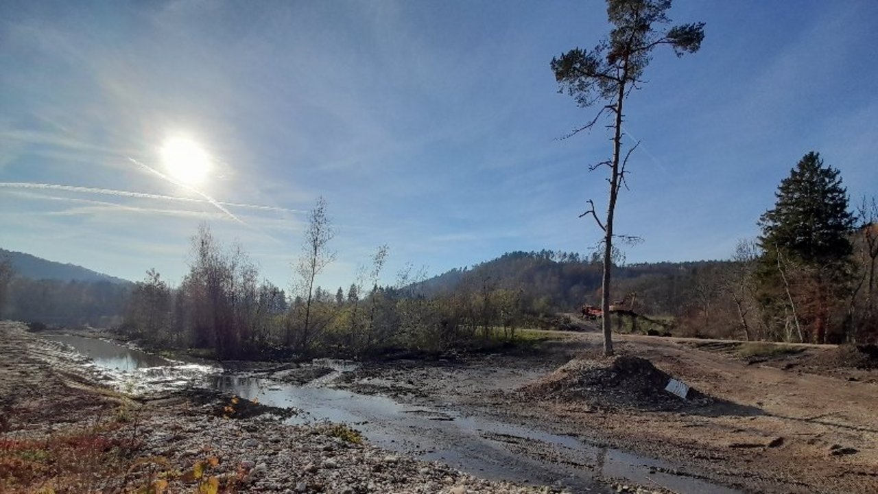Wutach unter strahlend blauem Himmel
