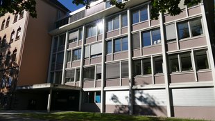Dienstsitz des Regierungspräsidium in der Sautierstraße 26 und 36 Zeigt das Dienstgebäude in der Sautierstraße 26 - 36